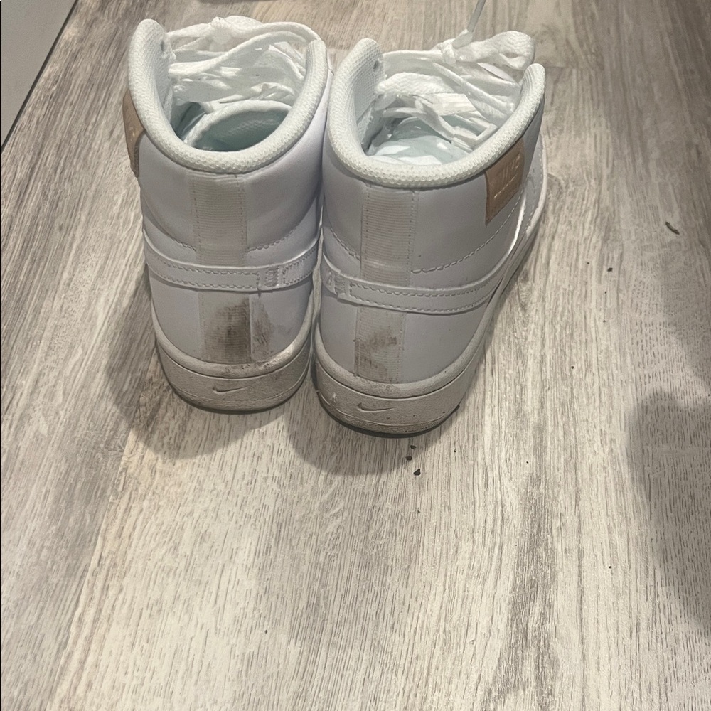 Nike White High-Top Women's Sneakers - Picture 4 of 4